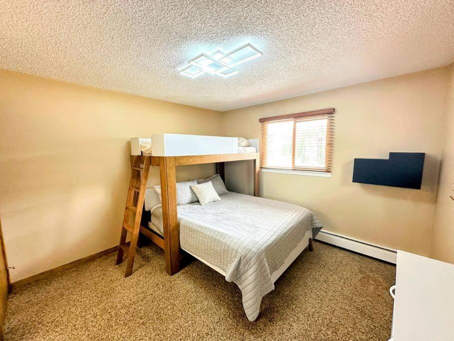 Winter Haus, Winter Park 2 Bedrooms Corner Unit W Outdoor Patio Walking Distance To The Center Of Town Bagian luar foto