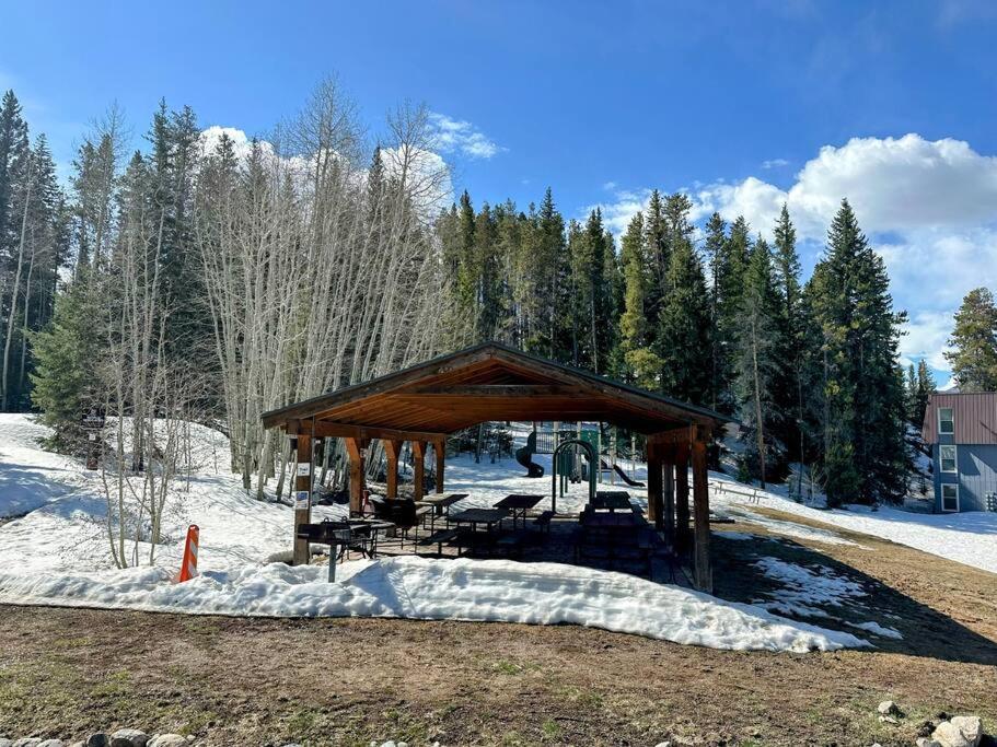 Winter Haus, Winter Park 2 Bedrooms Corner Unit W Outdoor Patio Walking Distance To The Center Of Town Bagian luar foto